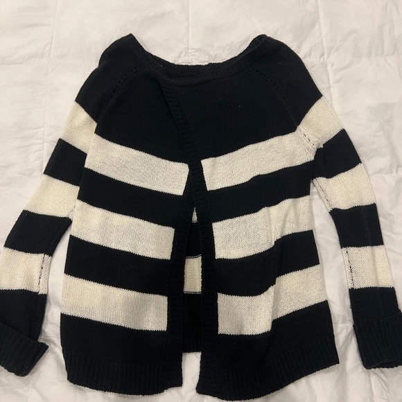 BB Dakota Black and White Sweater - Picture 2 of 3